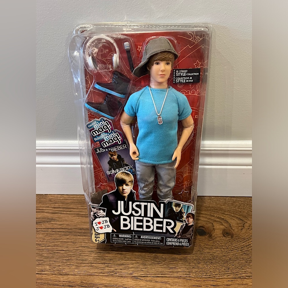 NEW Justin Bieber JB Street Style Collection 11" Doll with Mini Mag and Mic